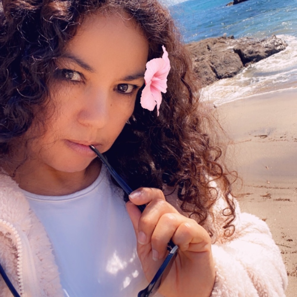 Meet your Posher, Claudia